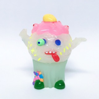 sofubi_vinyltoy_zombie_cupcake